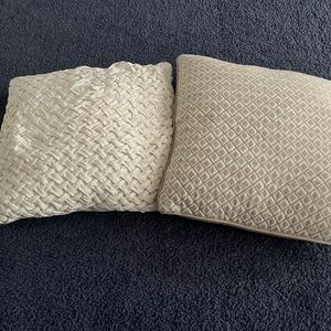 2 pillows
